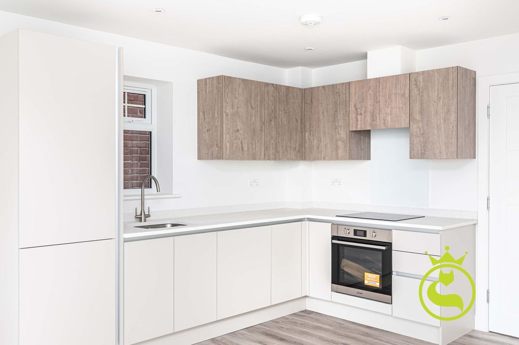 Property photo 3 of 24