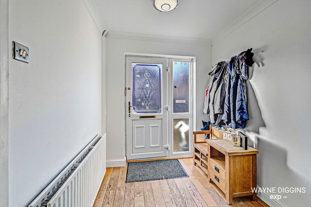 Property photo 3 of 25