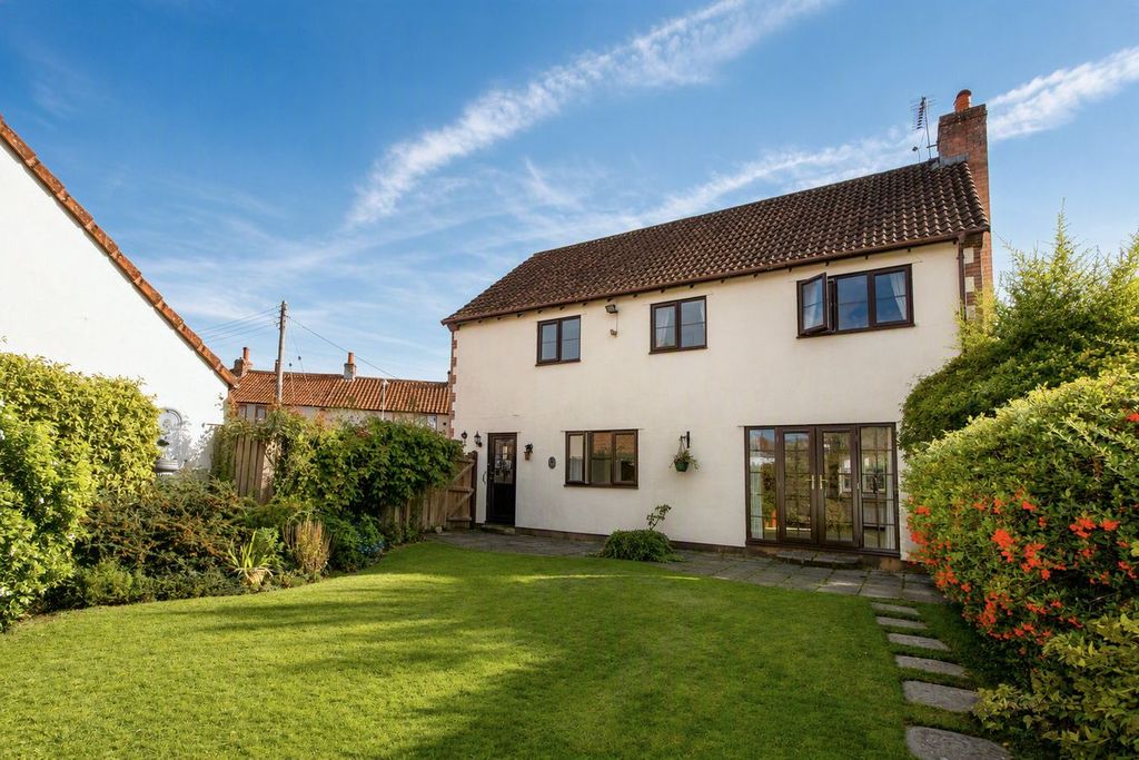 Property photo 2 of 19