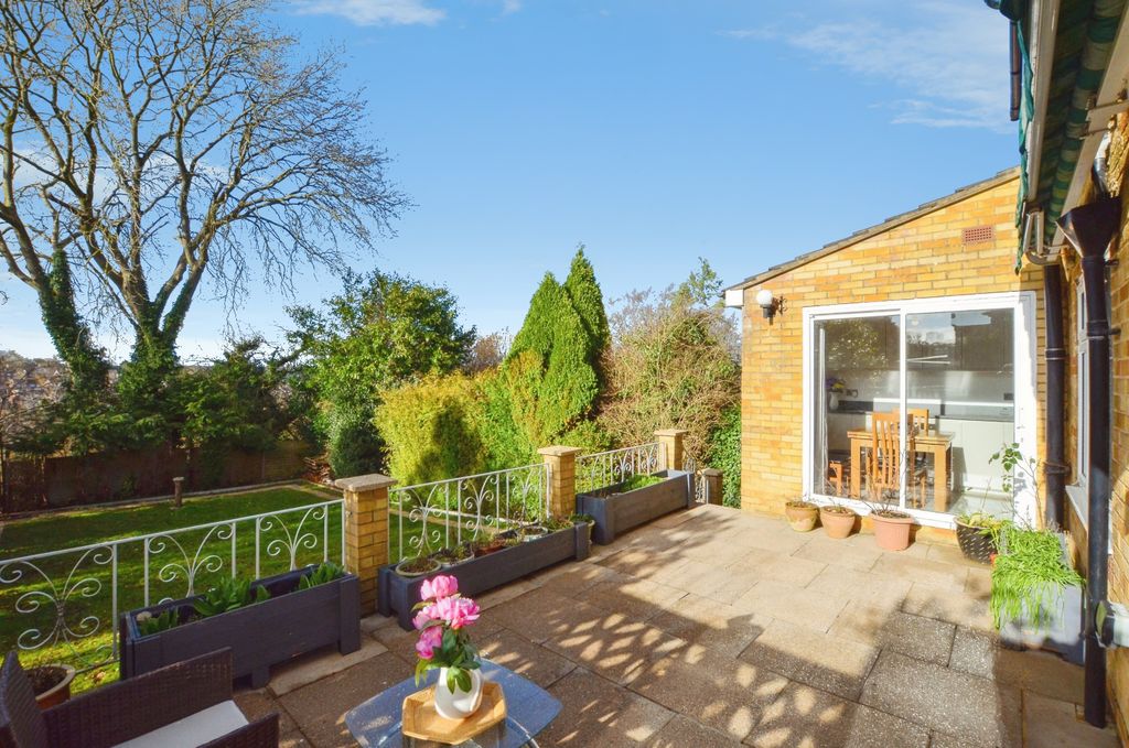 Property photo 3 of 16 Garden Patio