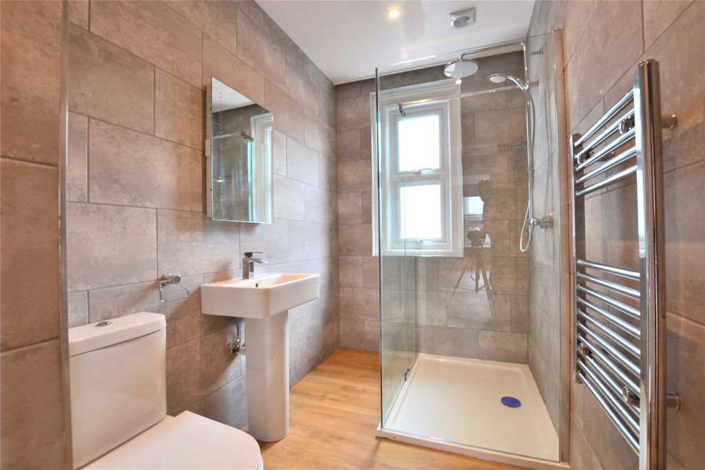 Property photo 3 of 7 Bathroom