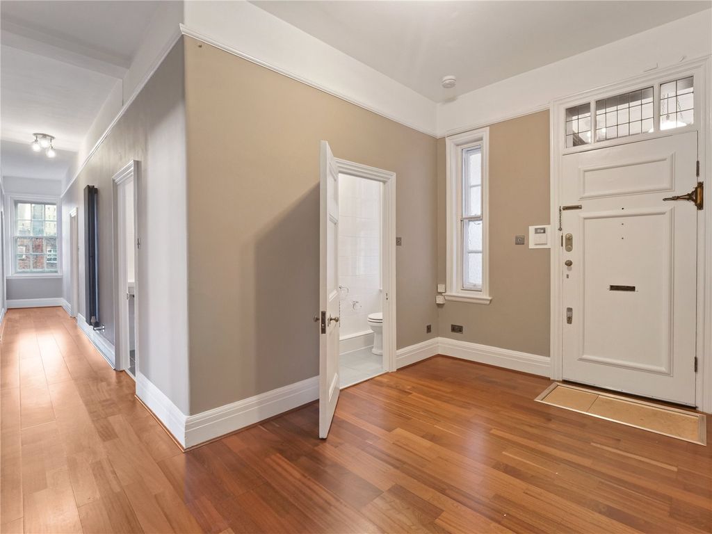 Property photo 3 of 12 Picture No. 10