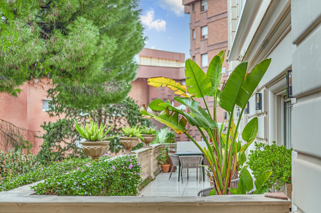 Property photo 2 of 52