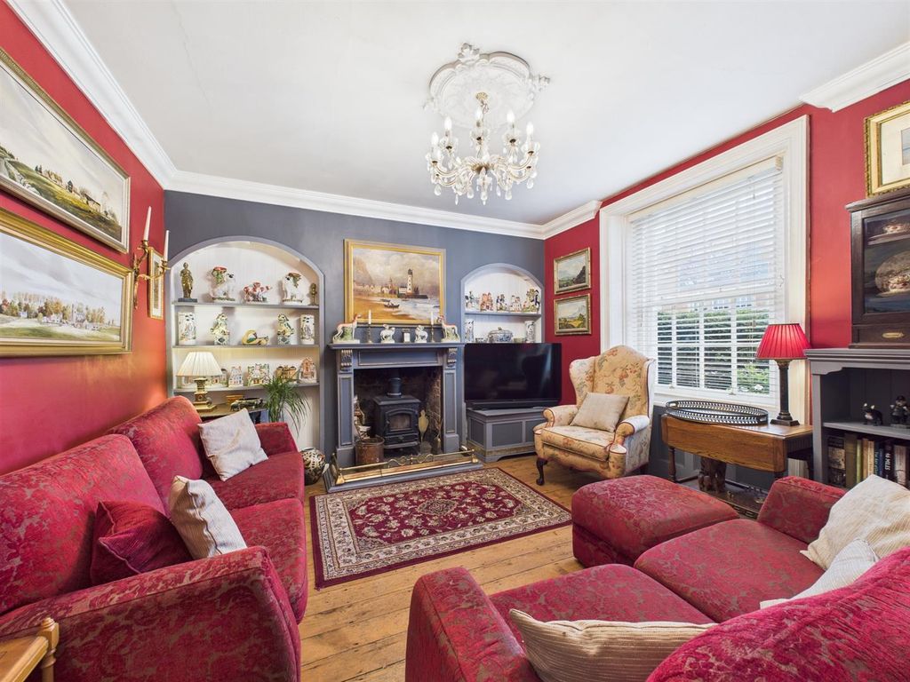 Property photo 2 of 14 Sitting Room