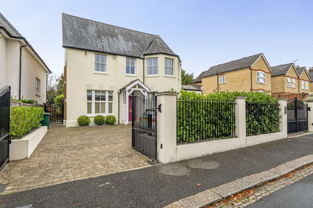 Property photo 1 of 23