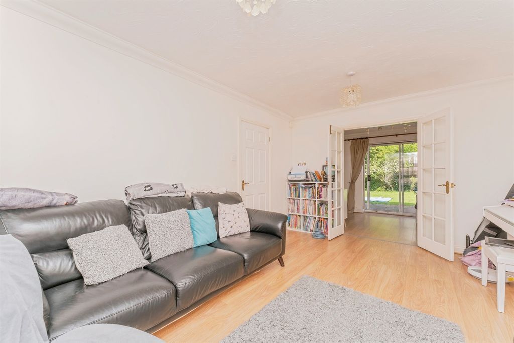 Property photo 2 of 17