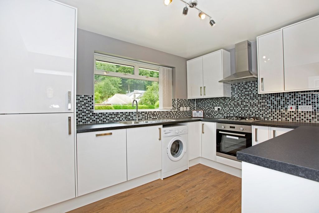 Property photo 2 of 10 Kitchen