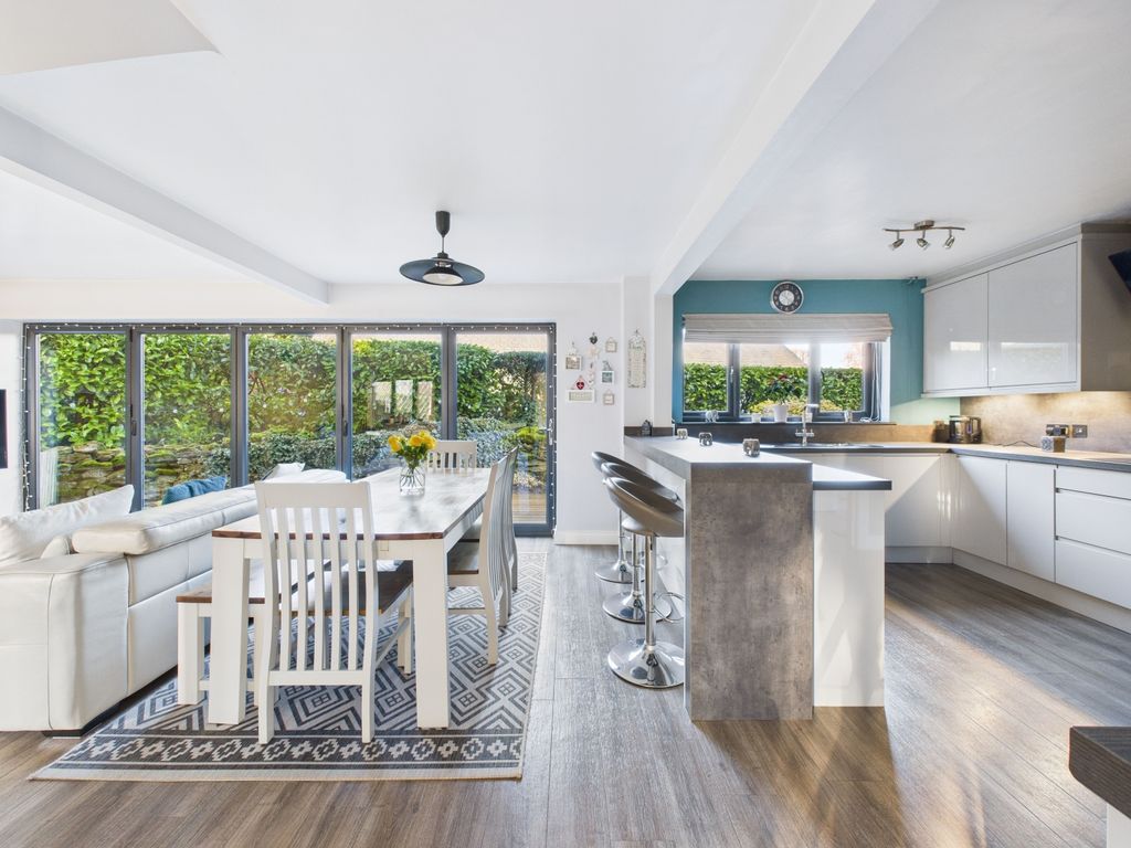 Property photo 2 of 24 2. Cam04922G0-Pr0104-Still005