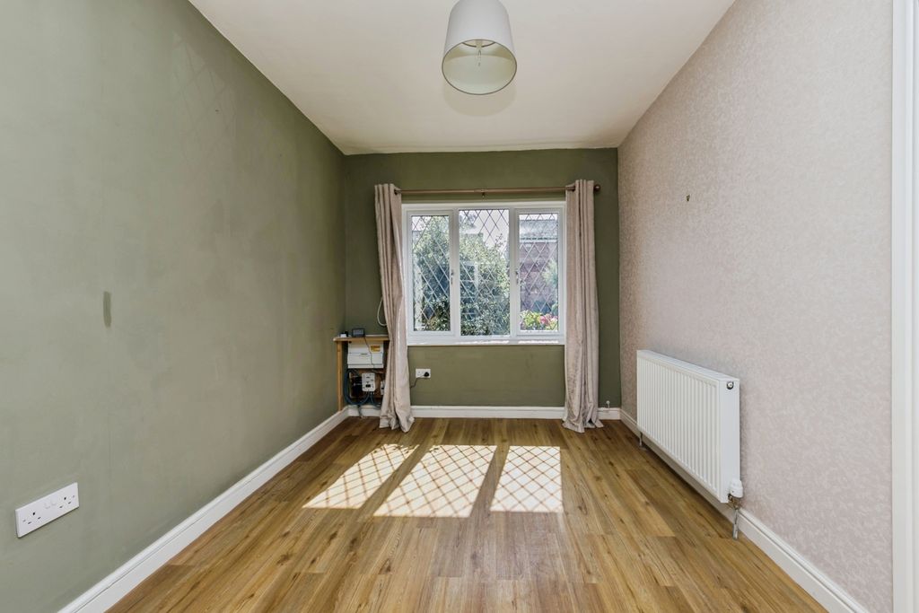Property photo 3 of 21 Pbox-Img.Jpg