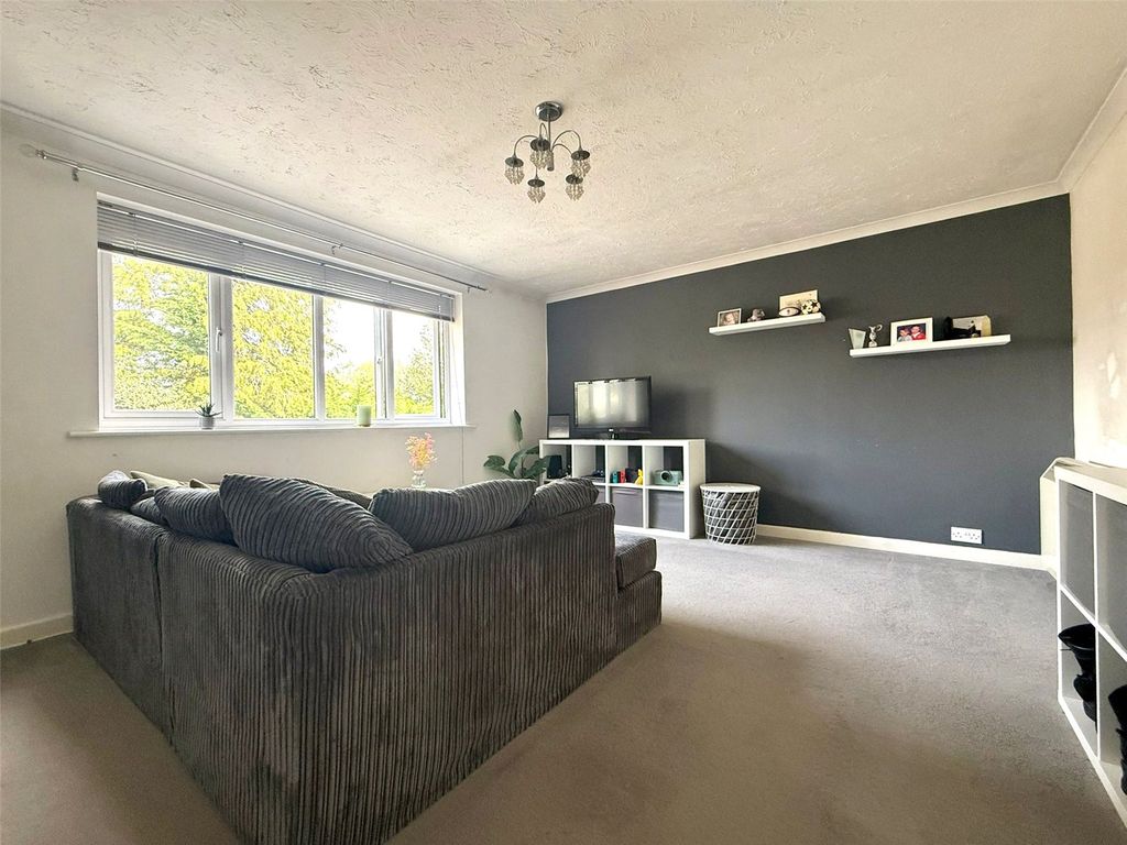 Property photo 2 of 17 Picture No. 15