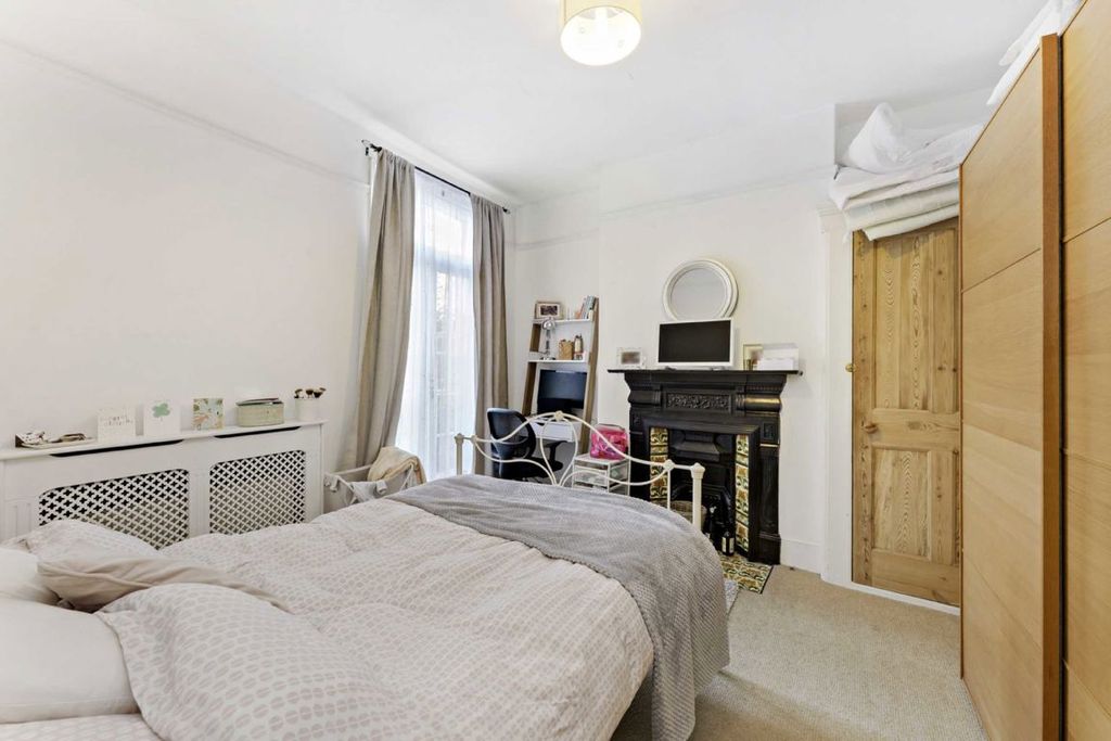 Property photo 3 of 7
