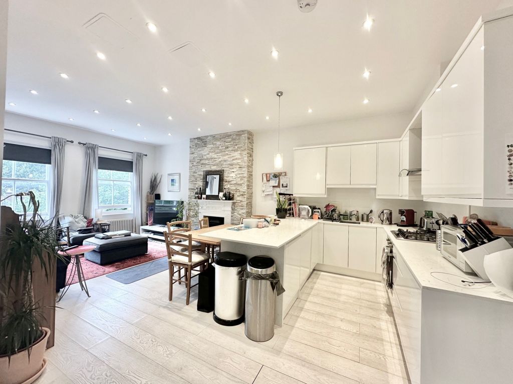 Property photo 1 of 10 Two Bedroom Apartment For Sale