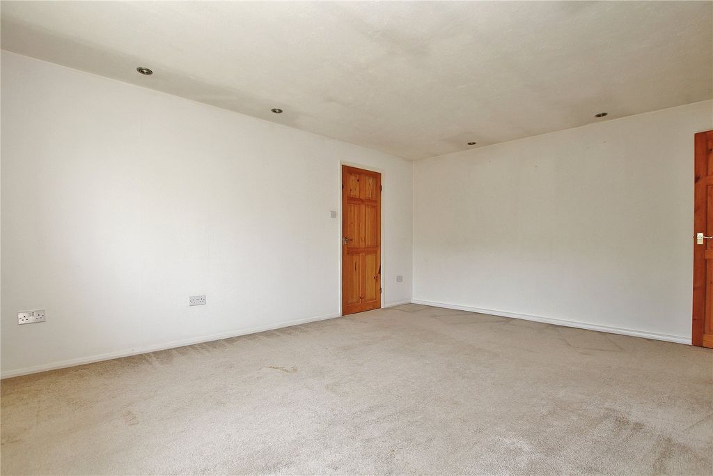 Property photo 3 of 7 Picture No. 05