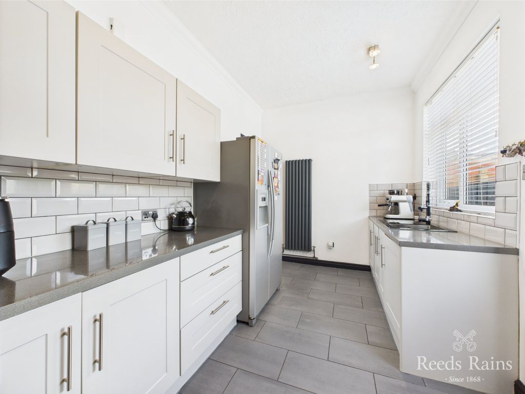 Property photo 2 of 26 Kitchen