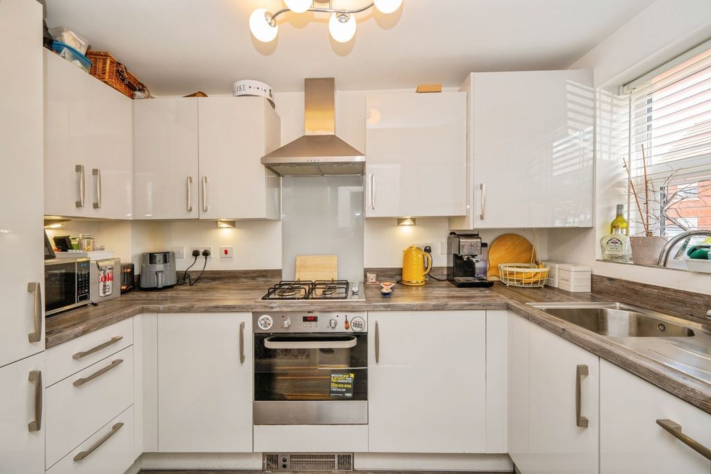 Property photo 3 of 24 Pbox-Img.Jpg