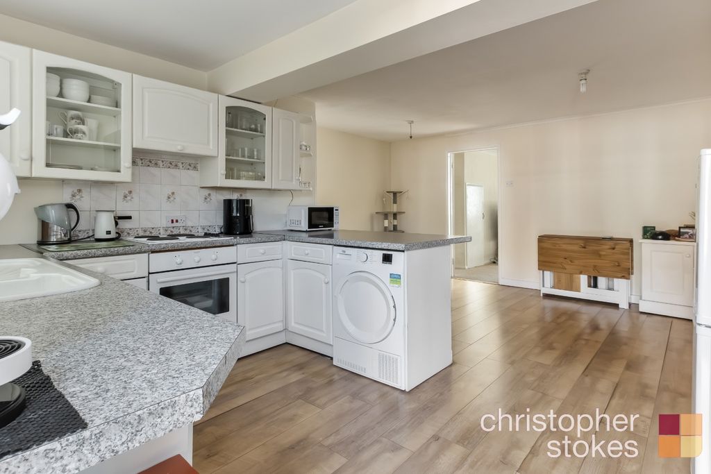 Property photo 2 of 21 4942303