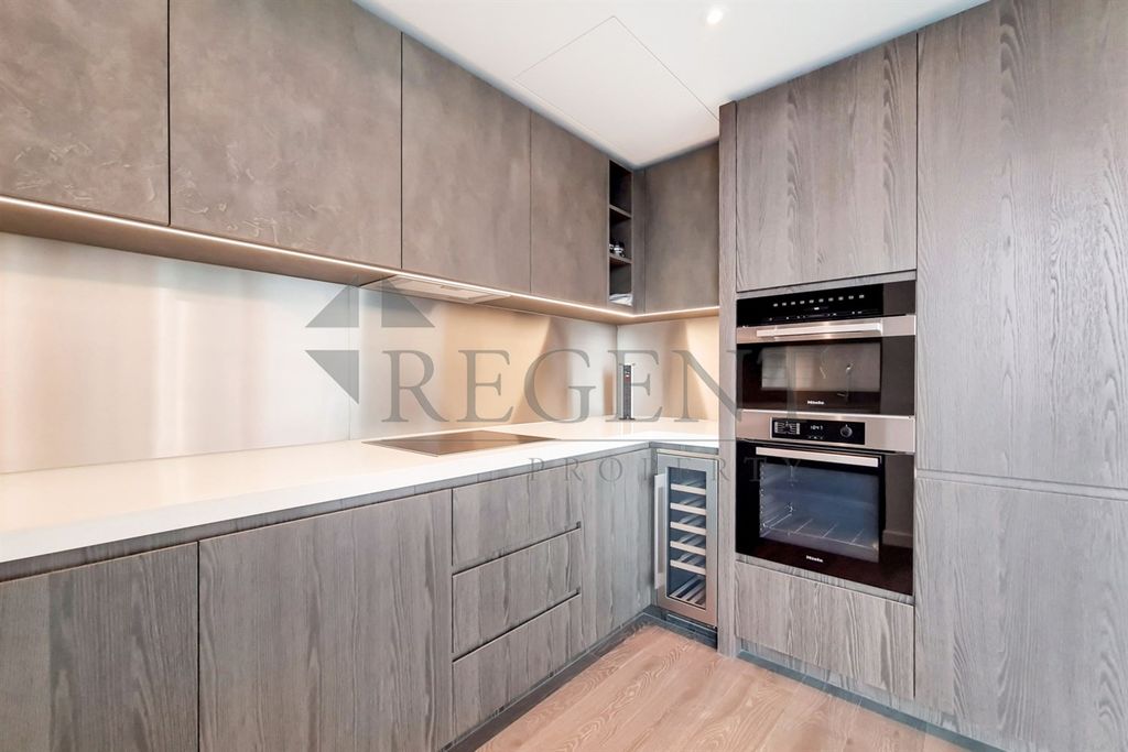 Property photo 3 of 12 Kitchen