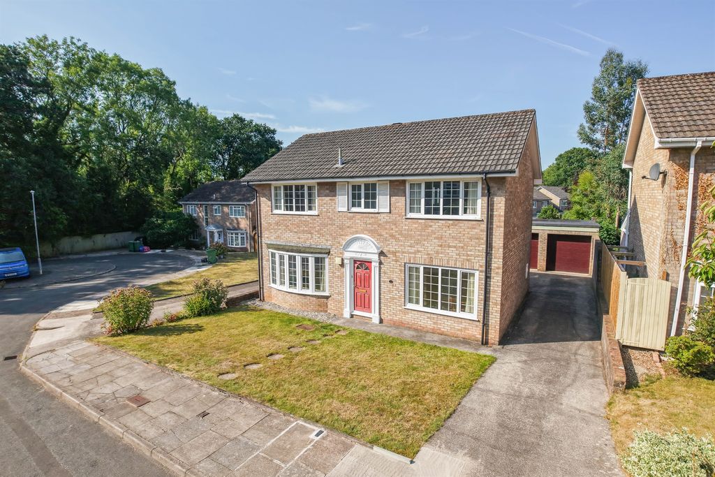 Property photo 1 of 32