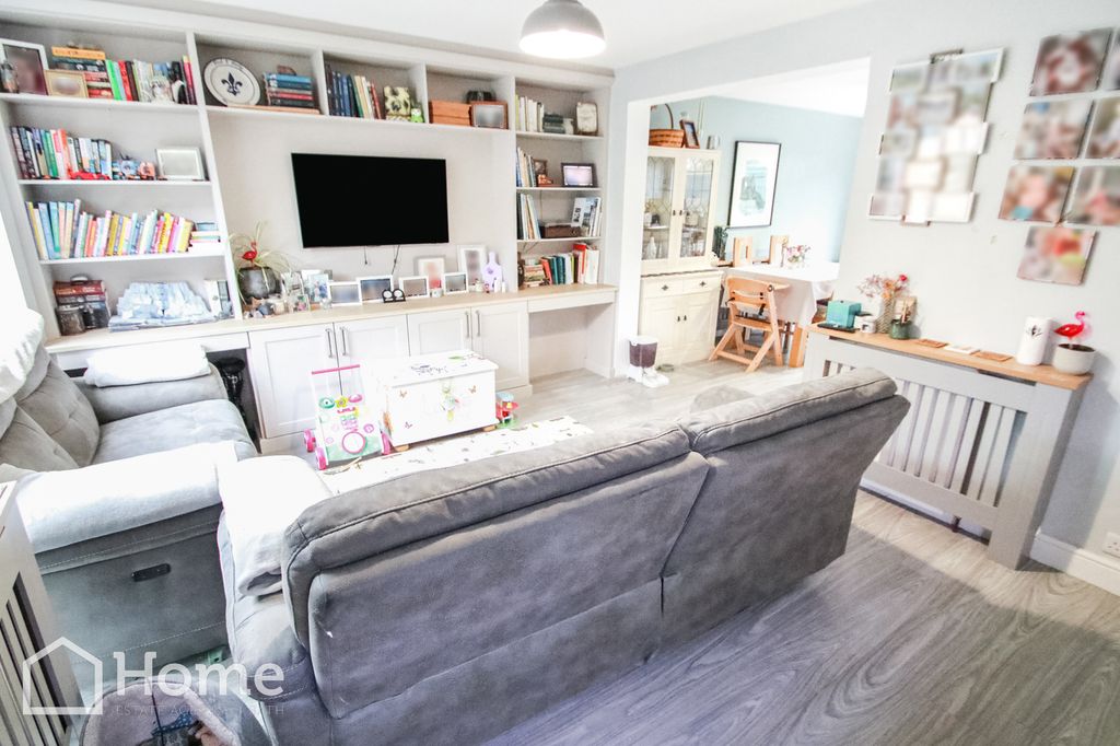 Property photo 2 of 23