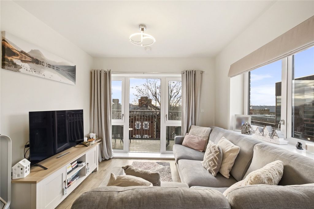 Property photo 2 of 10 Reception Room