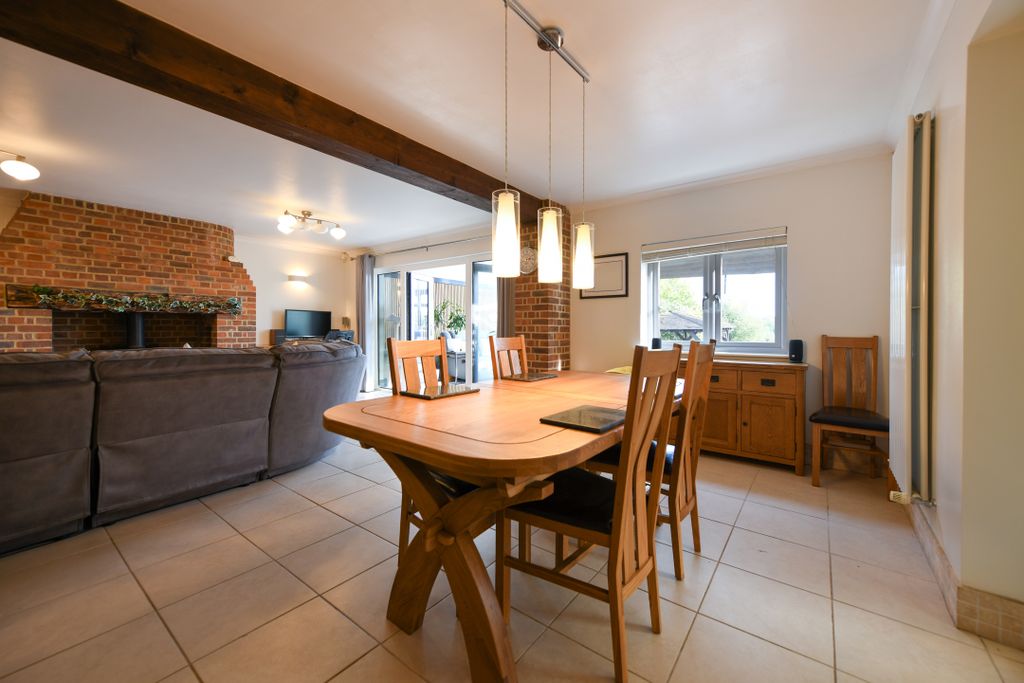 Property photo 3 of 35