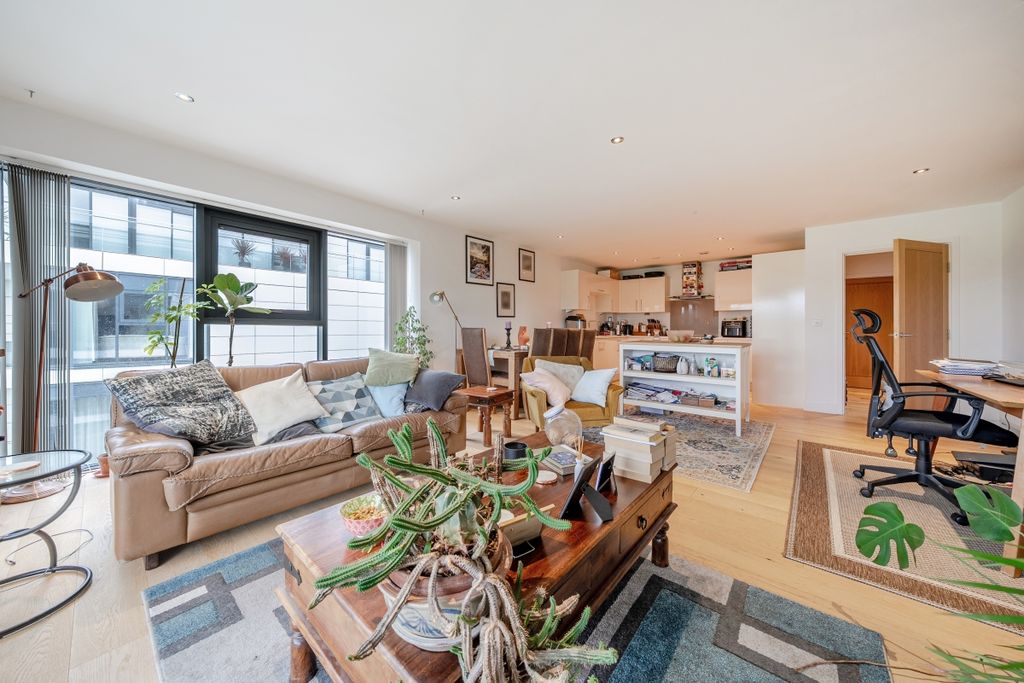 Property photo 1 of 10 1405787-4-6995Cfd...