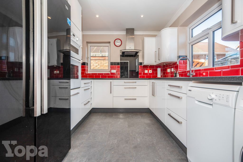 Property photo 3 of 16 Photo #3