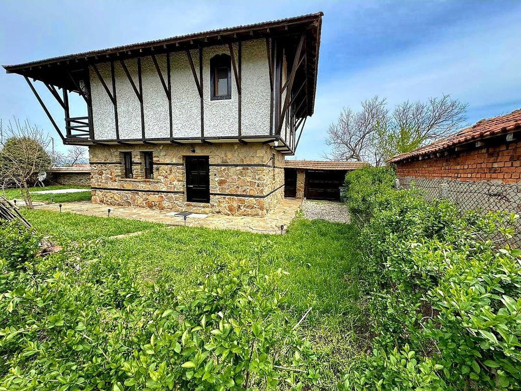 Property photo 2 of 21