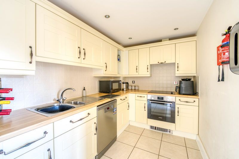 Property photo 3 of 28 Photo 21