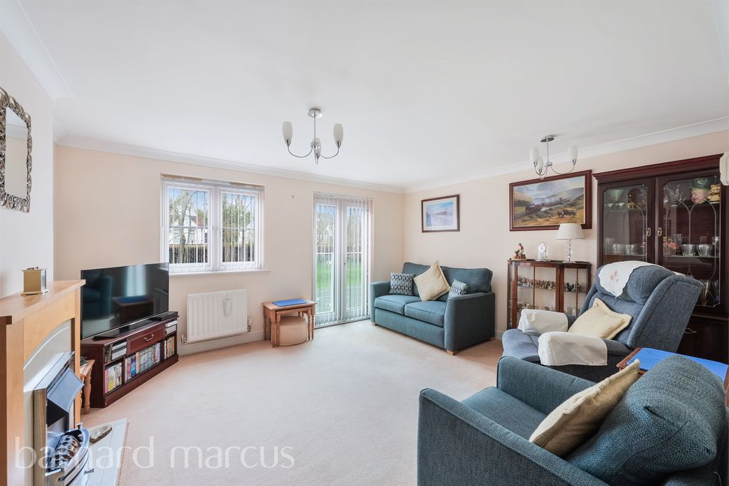 Property photo 2 of 14