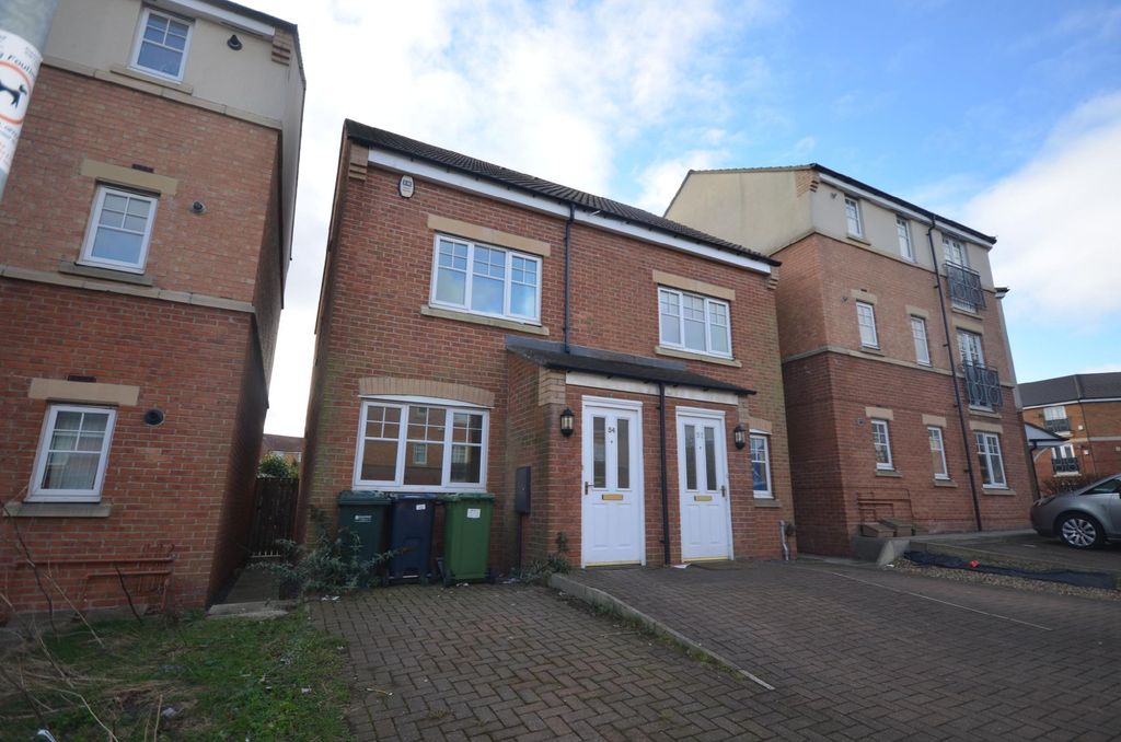 Property photo 3 of 10 External