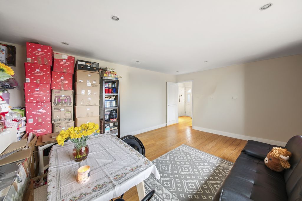 Property photo 3 of 12 Photo 2