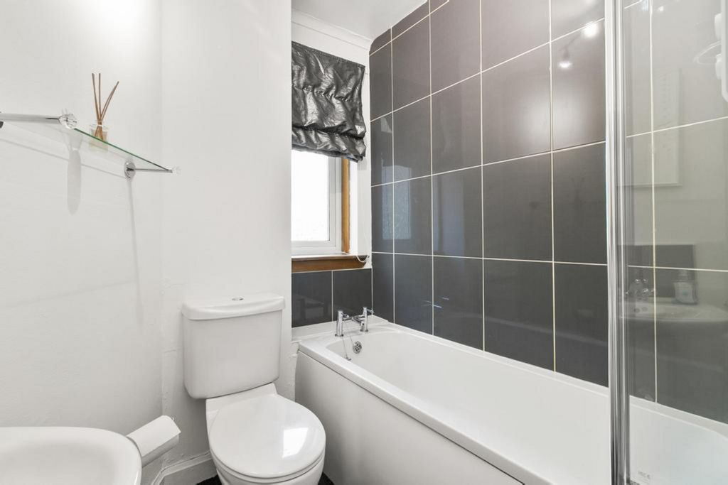 Additional image 12 of 2 bed flat for saleAlexander Avenue, Eaglesham G76