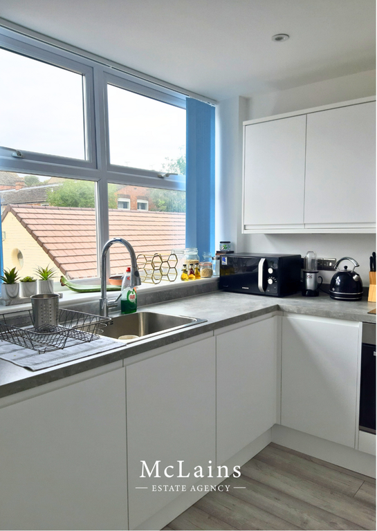 Property photo 2 of 5 Kitchen