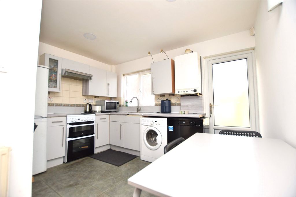 Property photo 3 of 8 Picture No. 02