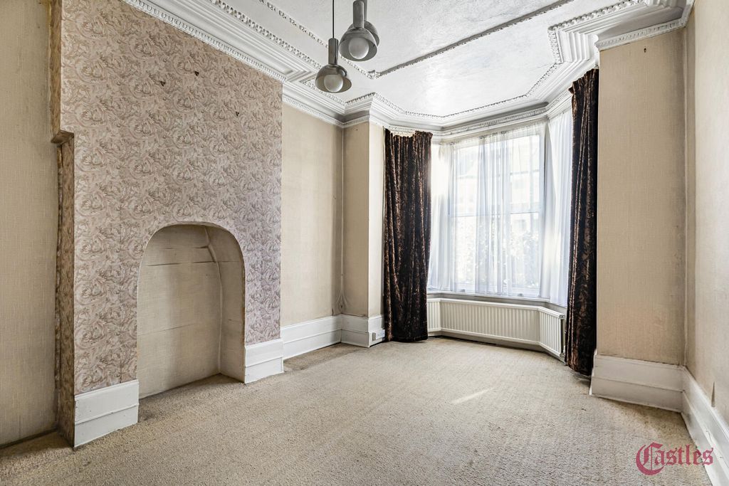 Property photo 3 of 15 Living Room