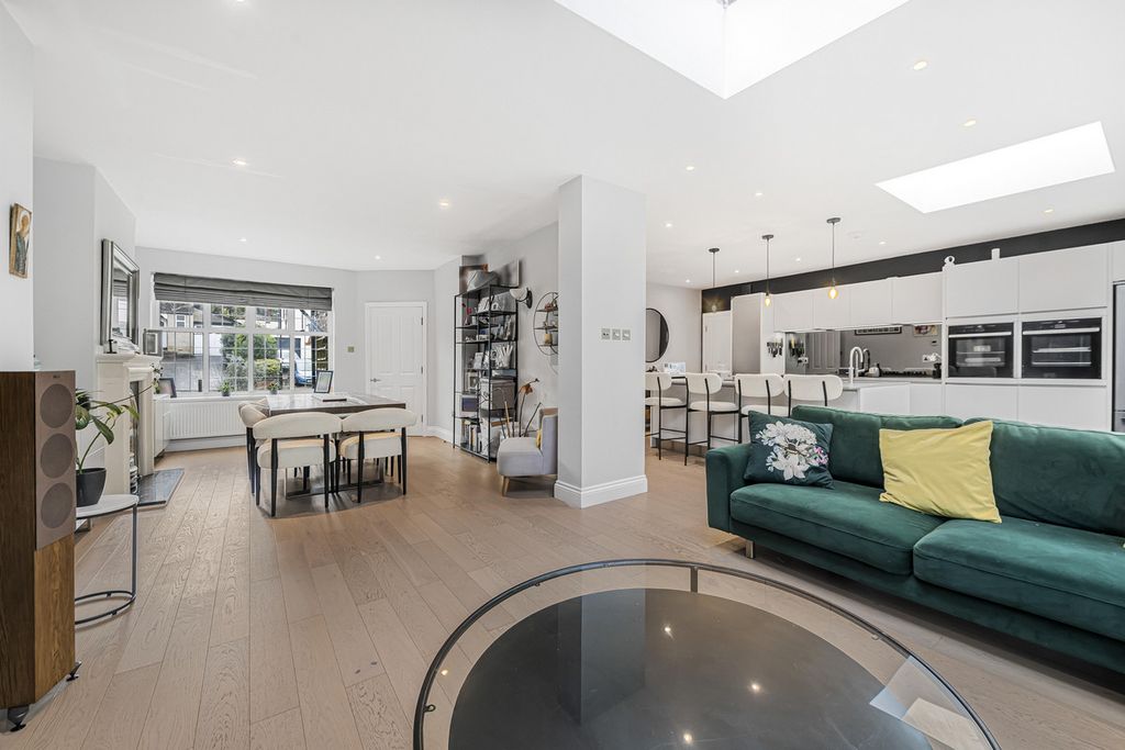 Property photo 2 of 38