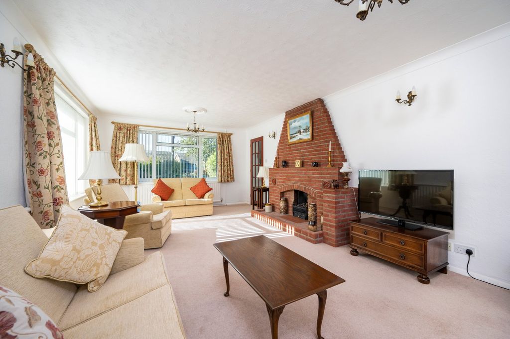 Property photo 2 of 18
