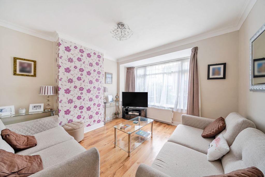 Property photo 2 of 17