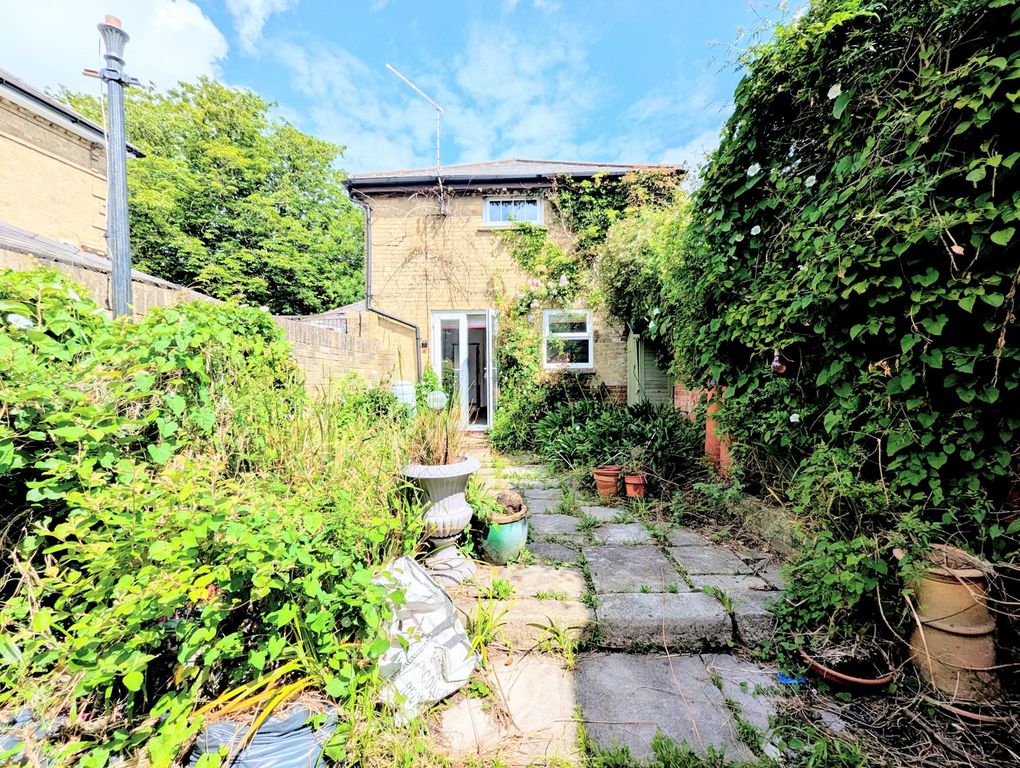 Property photo 1 of 8