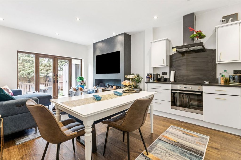 Property photo 2 of 5