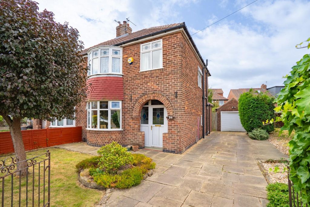 Property photo 1 of 15 External
