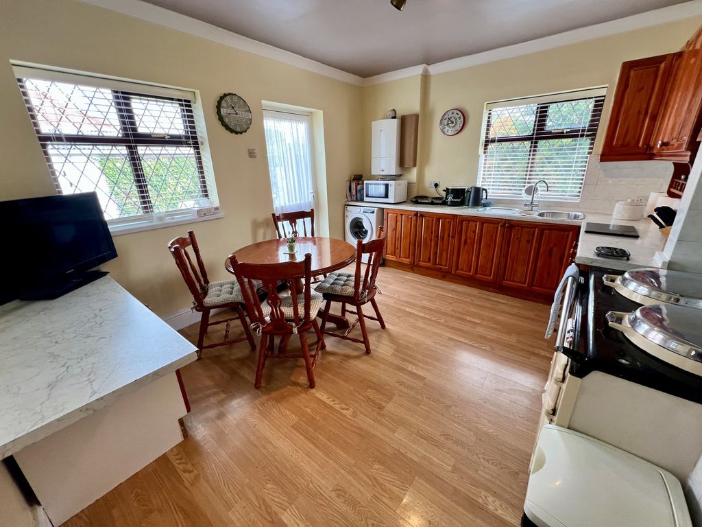 Property photo 2 of 24