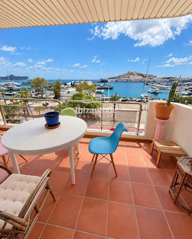 Property photo 1 of 10 Apartment For Sale In The Edificio Mediterráneo With Views Of Dalt Vila