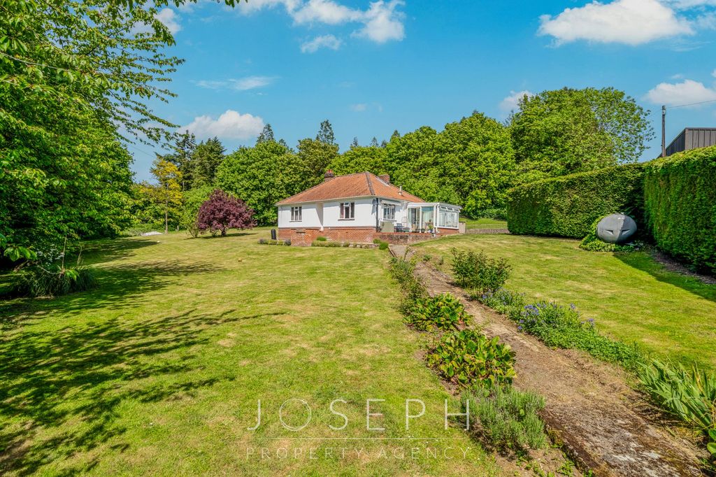 Property photo 1 of 32