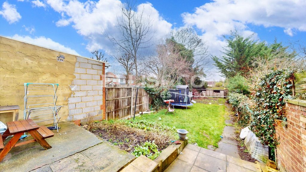 Property photo 1 of 20 Picture No. 17