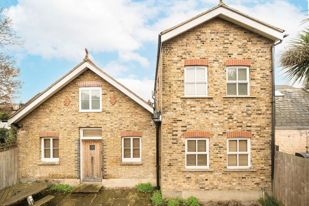 Property photo 1 of 5