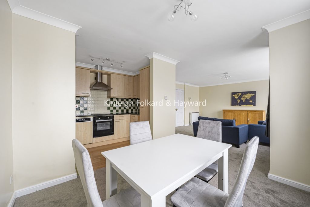 Property photo 1 of 8 Kitchen