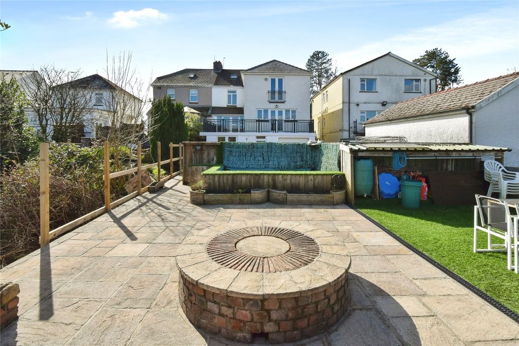Property photo 1 of 27 Picture No. 21