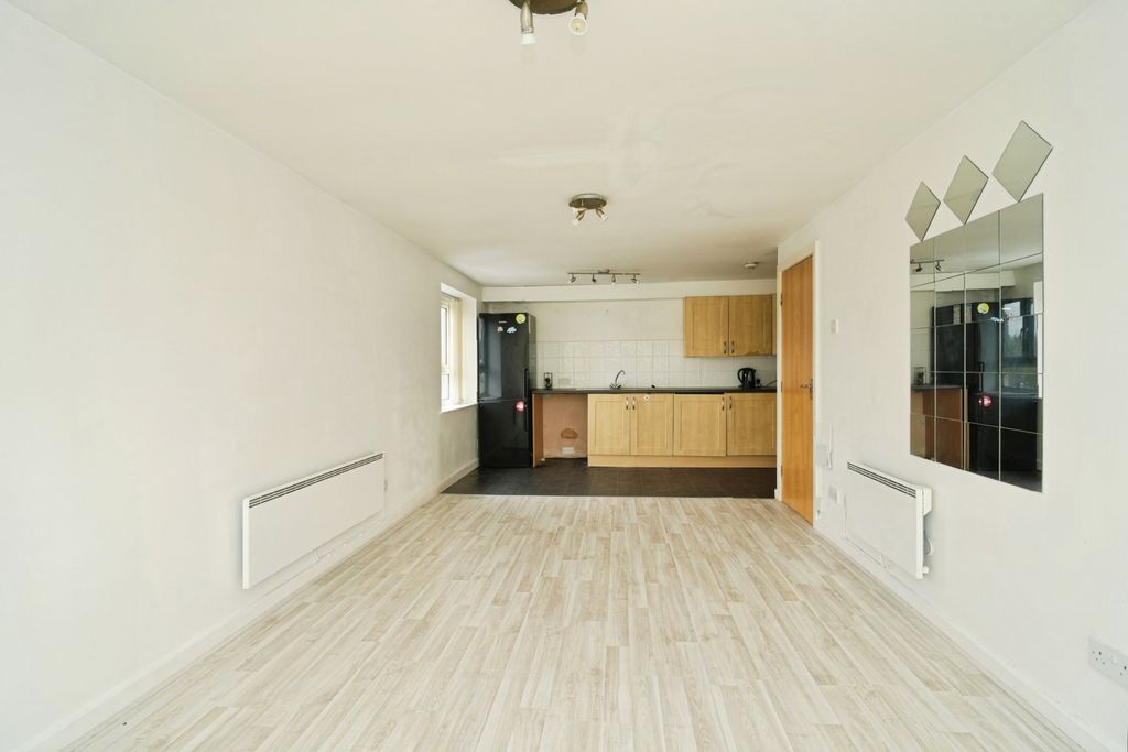 Property photo 2 of 14 Lounge